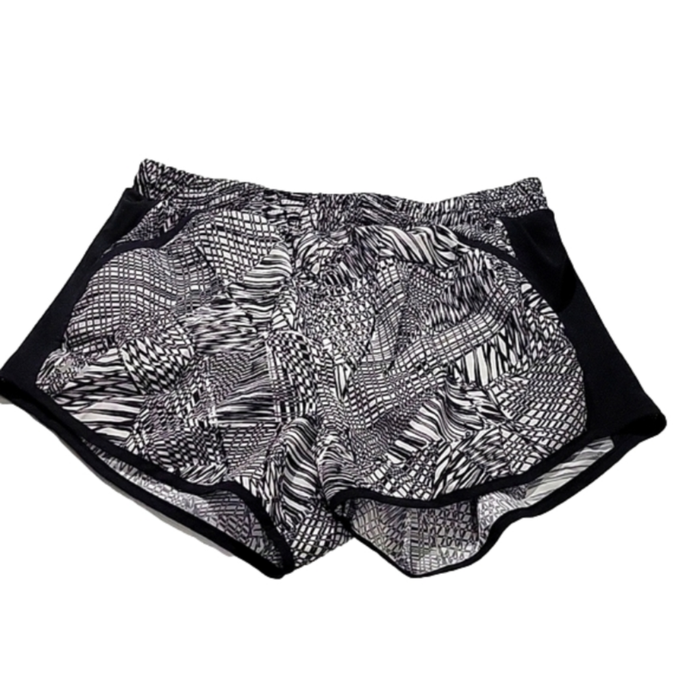 Under Armour Black & White Running Shorts Sz M